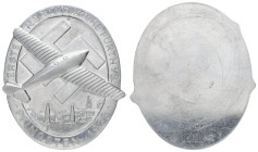 Plaketten, nichttragbare Medaillen und Preise
 Einseitige ovale Aluminiummedaille (Dm 82x66, 49 g),1933, unsigniert, auf die 1. NS-Flugwoche Fürth, A...