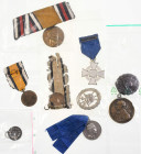 Militaria Nachlässe
 Kleiner Nachlass mit 17x verschiedenen Auszeichnungen und Medaillen, dabei u.a. Schützenmedaillen, Dienstauszeichnung, Kriegsden...