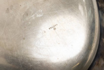 Allgemeine Militaria Deutschland
 Versilbertes Tablett der "Reichswerke Hermann Göring", Unterseite mit Punze "Wellner 82", Gewicht ca. 2,6 kg, Maße ...