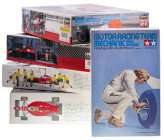 Tamiya Plastikbausätze Formel 1
 WILLIAMS FW07 (Tamiya 20014), FERRARI F189 (20023), PIT CREW (20031). Ferner Motor Racing Team in 1:12 2202, 2203, 1...