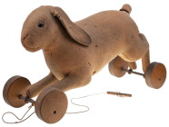 Vorkrieg
 HASE AUF ROLLEN zum ziehen, starke Gebrauchsspuren und diverse Defekte, aber Original
