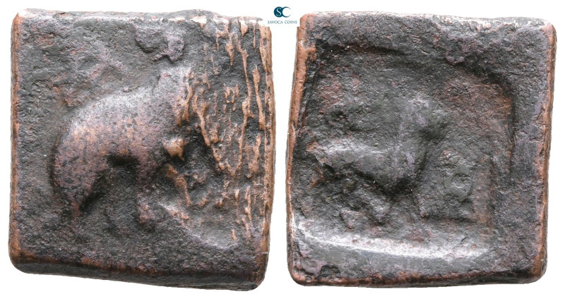 India. Post Mauryan (Punjab) 185-168 BC. Lion right
Karshapana AE

24 mm, 5,7...