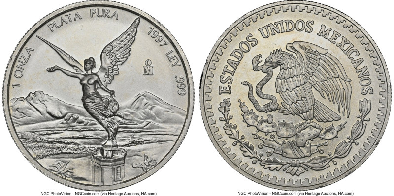 Estados Unidos Pair of Certified silver "Libertad" Onzas NGC, 1) 1997-Mo MS67 2)...