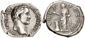 (138 d.C.). Antonino pío. Denario. (Spink 4136) (S. 1063a) (RIC. 452a, de Adriano). 3,22 g. MBC.