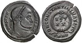 (322-324 d.C.). Constantino I. Arelate. AE 20. (Spink 16208) (Co. 123) (RIC. 252). 3,16 g. Pequeña grieta radial. EBC-.