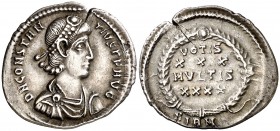 (357-361 d.C.). Constancio II. Sirmium. Siliqua. (Spink 17954) (S. 342-3v) (RIC. 68). 2,01 g. Grieta. MBC+.