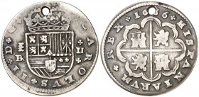 1686. Carlos II. Segovia. . 2 reales. (Cal. 648). 6,29 g. Perforación. (BC+).