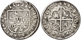 1708. Felipe V. Valencia. F. 2 reales. (Cal. 1443). 5,06 g. Sin punto entre V y F. Muy escasa y más así. MBC.
