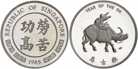 1985. Singapur. 1 onza. (Kr. falta) (UWC. MBA6). 31,48 g. AG. Año del buey. Proof.