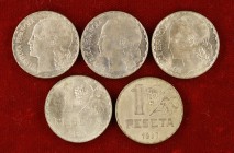 1937. II República. 1 peseta. (Cal. 2). Lote de 5 monedas. A examinar. MBC/EBC.