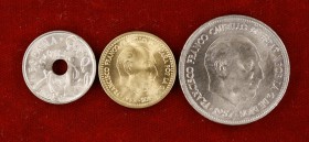 50 céntimos, 1 y 50 pesetas. Lote de 3 monedas con estrellas anepígrafas. A examinar. S/C-/S/C.