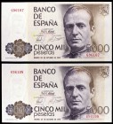 1979. 5000 pesetas. (Ed. E4). 23 de octubre, Juan Carlos I. Pareja correlativa, sin serie. Nº 696107 y 696108, uno con ligerísimo doblez lateral. S/C-...