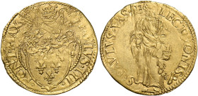 Roma. Paolo III (Alessandro Farnese), 1534-1549. 
Scudo, AV 3,36 g. PAVLVS III – PONT MAX Stemma sormontato da triregno e chiavi decussate con cordon...