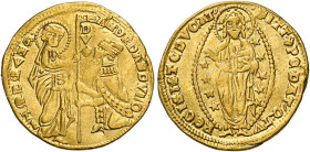 Venezia. Andrea Dandolo, 1343-1354. 
Ducato, AV 3,49 g. ANDR DANDVLO – S M VENETI S. Marco nimbato, stante a s., porge il vessillo al doge genuflesso...