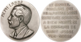 Belgien-Brüssel, Stadt. 
Versilberte Bronzemedaille o.J. (v. Canneel) auf Alphonse Labb\'e9, Staatssekretär der Gemeinde Saint-Josse-Ten-Noode, i. Rd...