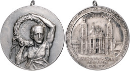 Schützenmedaillen. 
Weingarten. 
Versilberte Medaille 1927 (unsign.) auf das 6. Oberschwäbische Verbandsschießen unter dem Protektorat des Fürsten M...