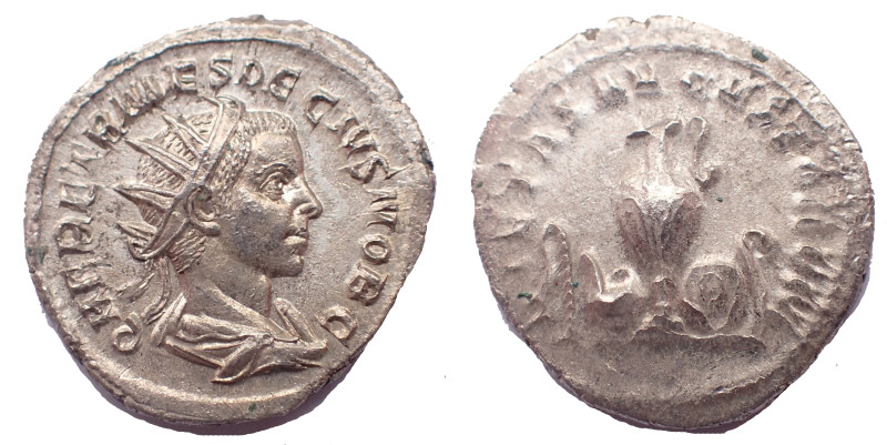 Herennius Etruscus, as Caesar. 250-251 AD. AR Antoninianus 22 mm. 3.7 gm. Obv: Q...