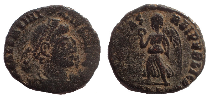 Arcadius AE3. 395-401 AD. 17 mm. 2.1 gm. Obv: D N ARCADI-VS P F AVG, pearl-diade...