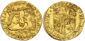 Reyes Católicos. Valencia. Ducado. (Cal. 165) (Cru.C.G. 3115i var). 3,51 g. Corona entre los bustos, S/Sen exergo.Armas de Aragón de dos palos. Atract...