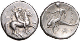 ITALIEN, KALABRIEN / Stadt Taras (Tarent), AR Didrachme (334-302 v.Chr.). Nackter Reiter r., stößt mit Speer nach unten, hält Schild und drei Speere, ...
