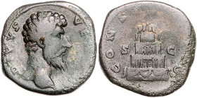 RÖMISCHES REICH, Lucius Verus, 161-169, AE Sesterz CONSECRATIO = 169, Rom (unter Marcus Aurelius). Brustb. r. Rs.Scheiterhaufen mit Quadriga gekrönt. ...