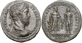 RÖMISCHES REICH, Commodus, 177-192, AE Medallion (191-192), Lydien, Stadt Thyatira. Belorb., drap. und gepanz. Büste r., AVT KAI L AIL AVP KOMMODOC. R...