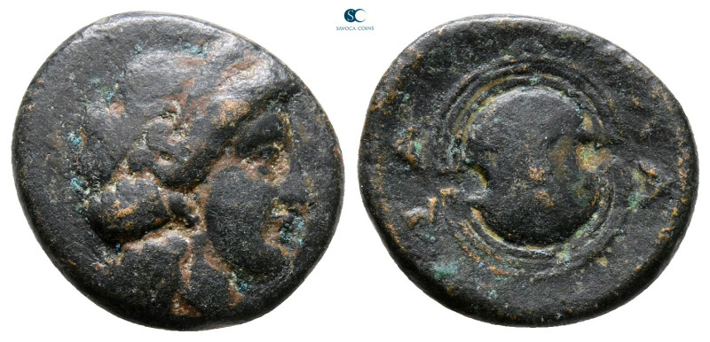 Islands off Attica. Salamis circa 350-318 BC. 
Bronze Æ

16 mm, 2,75 g


...