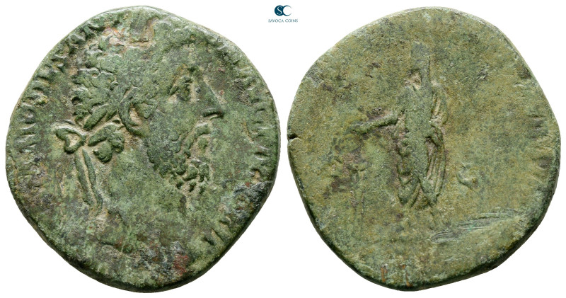 Commodus AD 180-192. Rome
Sestertius Æ

30 mm, 20,57 g



Fine