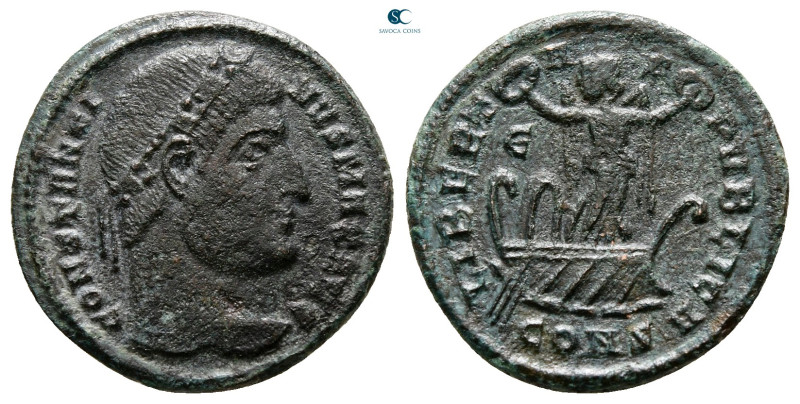 Constantine I the Great AD 306-337. Constantinople
Follis Æ

19 mm, 2,79 g
...