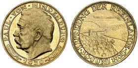 ZEITGESCHICHTE. 
Goldmedaille 1930 (von J. Bernhart, 19,6 mm, 3,0 g 18 Karat), auf die Rheinlandräumung. Büste von Reichspräsident von Hindenburg n. ...