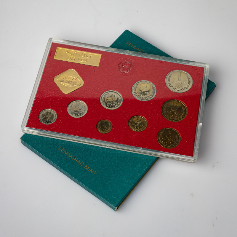 Russia, USSR. 1 Kopeck - 1 Rouble 1975 ЛМД Set. Brass, nickel brass. In red hard...