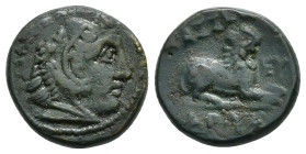 MACEDONIA. Unidad. A/ Cabeza con leonté a der. R/ León sentado a der.; alrededor KASSANDROU, delante EY. AE 4,62 g. 16,6 mm. COP-1138 var. MBC/MBC-.