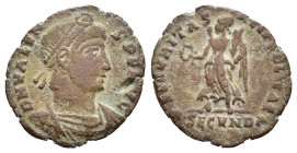 VALENTE. Follis. Roma (367-375). A/ Busto diademado, drapeado y acorazado a der.; D N VALENS P F AVG. R/ Victoria avanzando a izq.; SECVRITAS REIPVBLI...