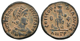 TEODOSIO. Follis. Antioquía (378-383). A/ Busto diademado, drapeado y acorazado a der.; D N THEODOSIVS P F AVG. R/ Roma entronizada de frente mirando ...