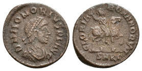 HONORIO. Follis. Cyzicus (393-395). A/ Busto diademado, drapeado y acorazado a der.; D N HONORIVS P F AVG. R/ El emperador a caballo a der.; GLORIA RO...