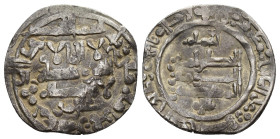 CALIFATO. AL-HAKAM II). Dírham. Medina al-Zahra. 360 H. AR 2,6 g. 21 mm. V-465. Ligeramente alabeada. MBC-.

Ex colección Gaspariño