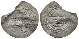 CALIFATO. HISAM II. Dírham. Medina Fez. 384 H. AR 2,08 g. 26 mm. V-609. Rotura al borde, 70% de moneda. MBC. Escasa.

Ex colección Gaspariño