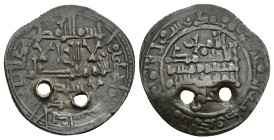 REINOS DE TAIFAS. TAIFA DE MÁLAGA. MUHAMMAD I AL-MAHDI B. IDRIS I B. 'ALI. Dírham. Al-Andalus. 441 H. AR 2,34 g. 23 mm. V-861; PV-104b. Dos perforacio...