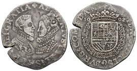ISABEL Y ALBERTO. Florín de plata. 1602. Flandes. AR 13,48 g. 34,4 mm. DEL-238. Finas rayas en anv. Cospel abierto. MBC-/MBC.