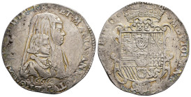 CARLOS II. Filippo. 1666. Milán. AR 27,94 g. 40,9 mm. Olivares-277. Vano y pequeñas marcas de acuñación. MBC+. Muy escasa,