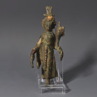 ARQUEOLOGÍA. ROMA. Figura de Isis-Tyche (ss. I-III d.C.). Bronce. Altura 12,2 cm. Presenta algunas faltas.

Ex colección Cores.