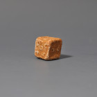 ARQUEOLOGÍA. ROMA. Dado (ss. I-IV d.C.). Plomo. Longitud 1,4 cm.

Ex colección Cores.