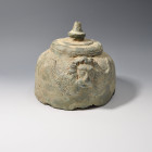 ARQUEOLOGÍA. EDAD MODERNA. Elemento decorativo con león alado (ss. XVI-XVII). Bronce. Altura 21 cm.

Ex colección Cores.