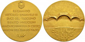 ITALIA 
 Regno d'italia 
 Vittorio Emanuele III. 1900-1946. Medaglia in oro 1931 AN IX. Inaugurazione della stazione di Milano - Opus. Crippa. 78.53...