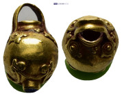 A vase-shaped gold pendant from a necklace. (17mm, 2.5 g)