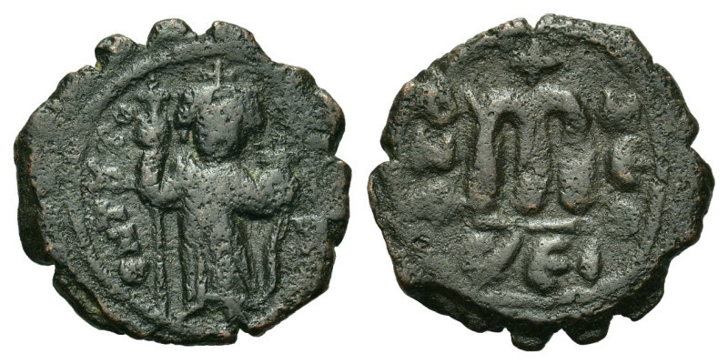 Constans II (641-668) Æ Follis (23mm, 4.97g). Constantinople. Constans, beardles...