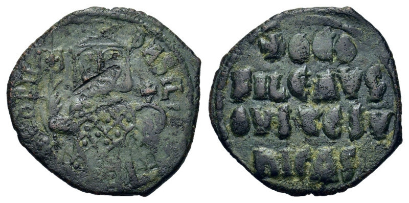 Theophilus (829-842). Æ Half Follis (27,4mm, 7.2g). Constantinople. Half-length ...