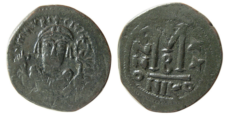 BYZANTINE EMPIRE; Maurice Tiberius, 582-602 AD. Æ Follis (12.46 gm; 32 mm). Niko...
