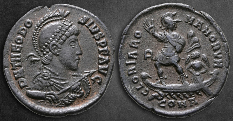 Theodosius I AD 379-395. Struck AD 378-383. Constantinople
Follis Æ

23 mm, 4...