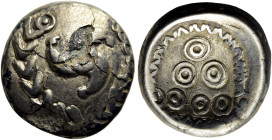 DEUTSCHLAND. HESSEN UND RHEINLAND 
Nordgruppe. Stater ø 17mm (5,33g). ca. 50 - 25 v. Chr. Vs.: Triskeles mit Blattkranz, dessen zwei Enden jeweils mi...